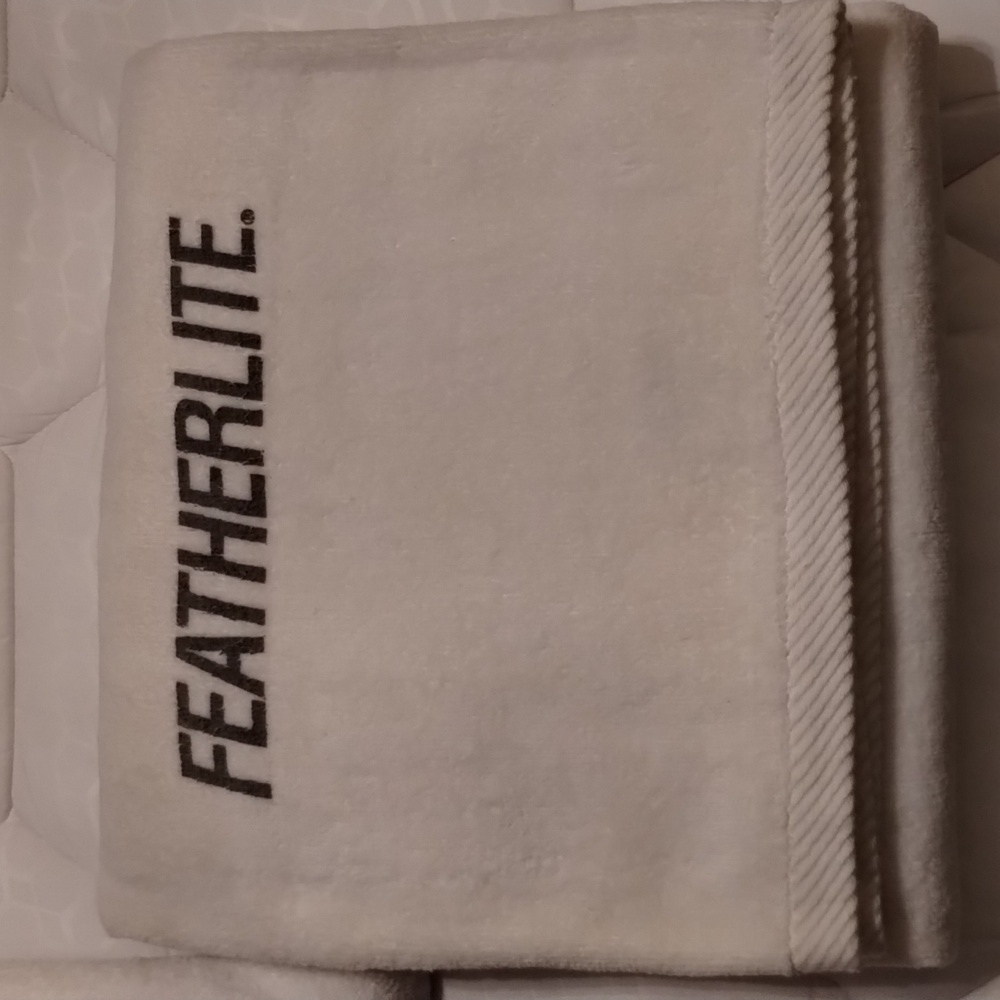 Featherlite (Trailer) Big Bath Towels Hand Towles